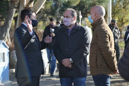 Eduardo Villalba se reunió con autoridades de Santa Cruz para el establecimiento de una nueva base de Gendarmería (2)