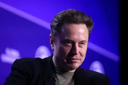 Musk despide a casi toda la plantilla del equipo de cargadores de Tesla y luego anuncia que invertirá 500 millones en ella