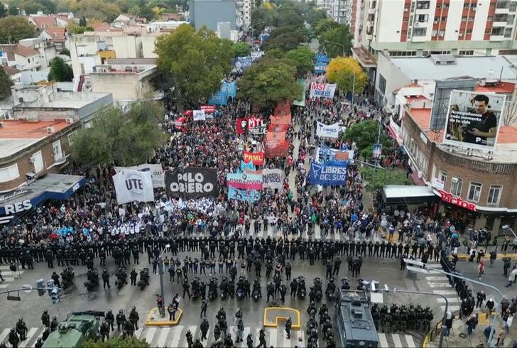 Argentina, huelga general contra Milei, país paralizado