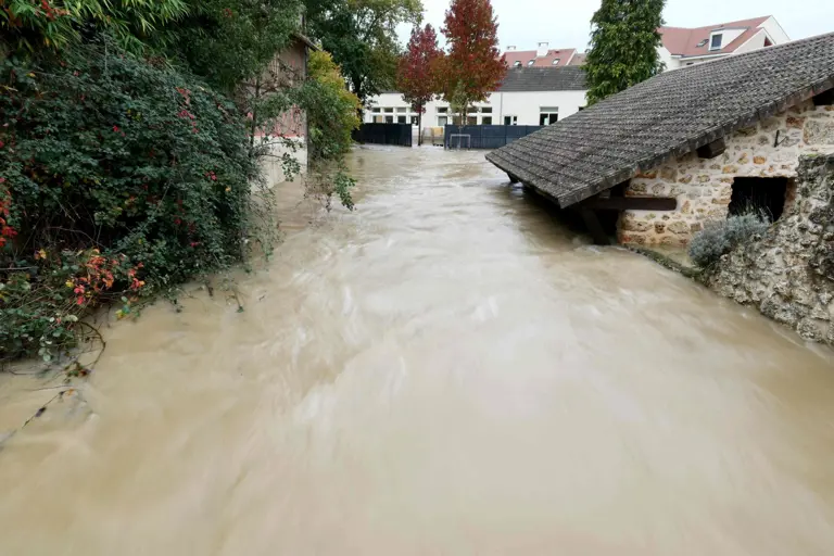 El Impacto de los Desastres Naturales en la Gestión de Crisis y Respuesta de Emergencia