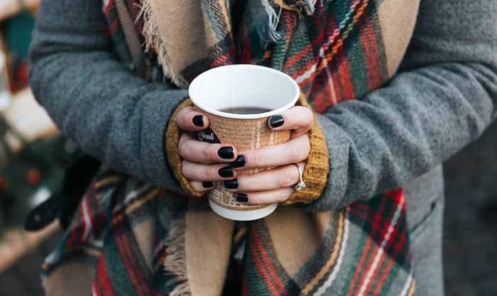 ¿Una taza de café al día ahorra al médico? Bueno, no del todo.