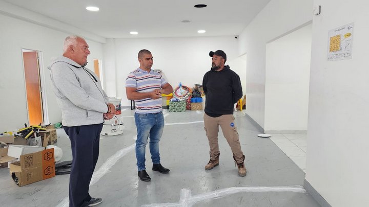 Güenchenen visitó avances en la ampliación de la Escuela del Viento de Río Gallegos