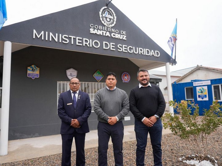 Vidal inauguró la sede del Ministerio de Seguridad y la División de Infantería ZN en Caleta Olivia