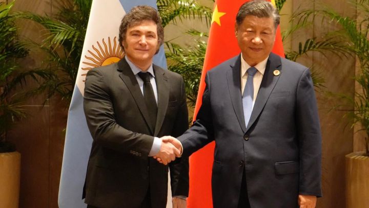 Informe Crítico sobre el Gasto del Gobierno de Javier Milei en Community Manager en China