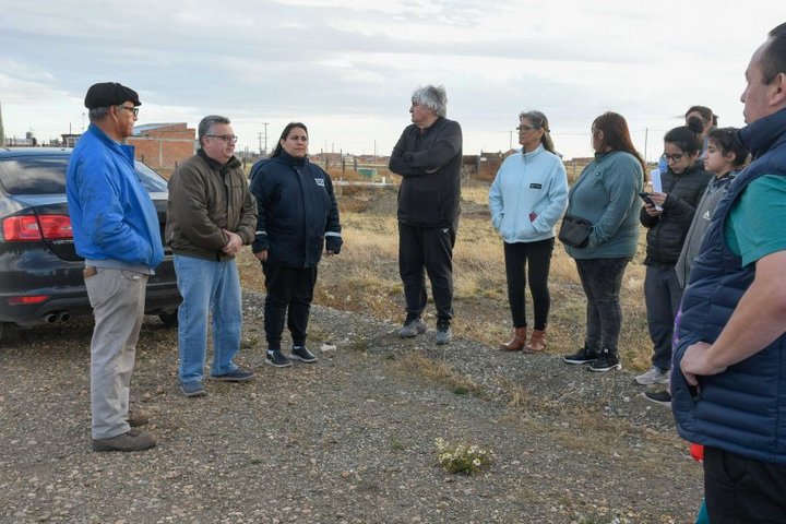 Distrigas junto a vecinos del barrio Bicentenario IV de Río Gallegos gestiona la extensión de la red de gas