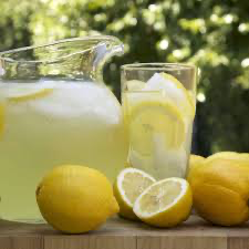 Por qué que agua con limón