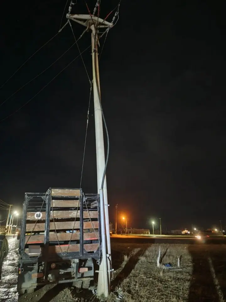 Interrupción del suministro eléctrico por accidente vehicular en Río Gallegos