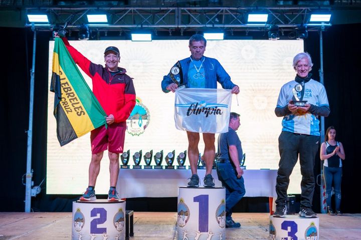 Cañadón Seco impulsó el deporte y la confraternidad con la 21ª Corrida Día de la Patria