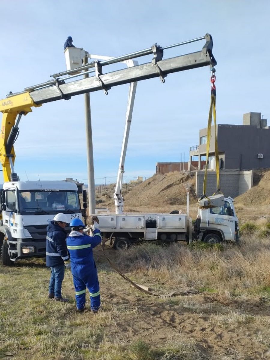 Ejecutan mejoras en el servicio energético de Caleta Olivia y Puerto Deseado