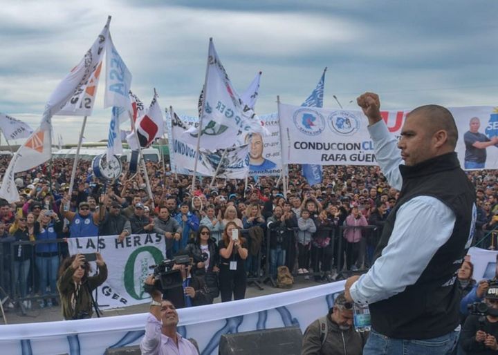 Rafael Güenchenen inicia paro a la operadora YPF