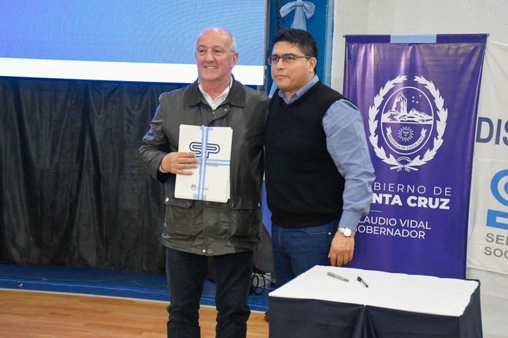 «Servicios Públicos ejecutará obras que estaban postergadas en agua, cloacas y redes eléctricas en toda Santa Cruz»