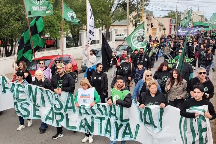 Empleo público vs. empleo privado: el debate impostergable donde la demagogia barata no sirve