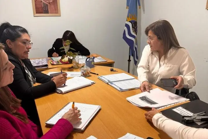 Avanzan las obras de calefacción para garantizar mejores condiciones en las escuelas de Caleta Olivia