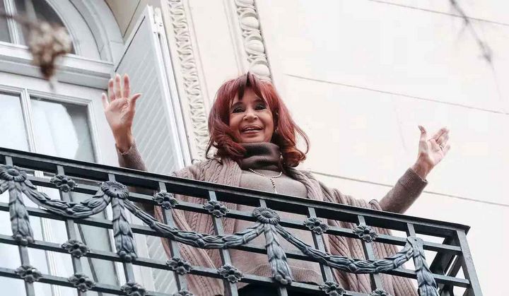 Cristina está en su casa, pero sus secuaces no tuvieron la misma «suerte»