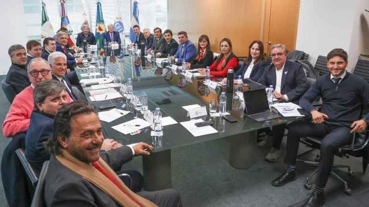 El proyecto para financiar a las provincias une a los gobernadores y preocupa a Milei