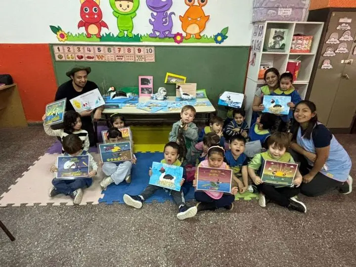 Charlas ambientales en Las Heras: niños y niñas aprendieron sobre el macá tobiano