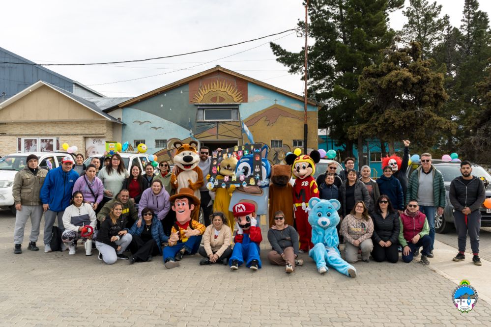 Un pueblo que celebra a sus niños: Cañadón Seco, el latido de la alegría