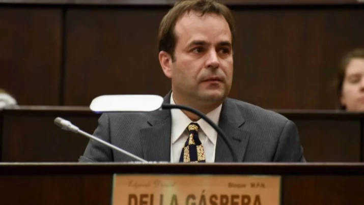 Investigan a un exdiputado por cruzar a Chile con 50 balas
