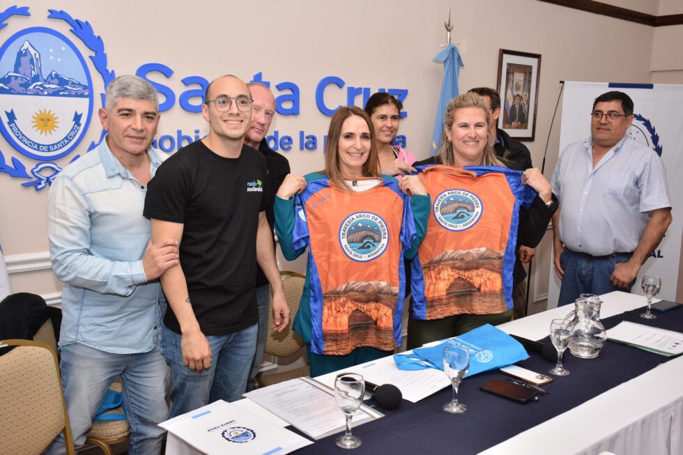 Presentaron el protocolo ambiental de la travesía “Arco de Piedra 2025” en Casa de Gobierno
